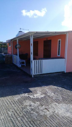 Charming studio with sea-view terrace in Souillac - 22 m².